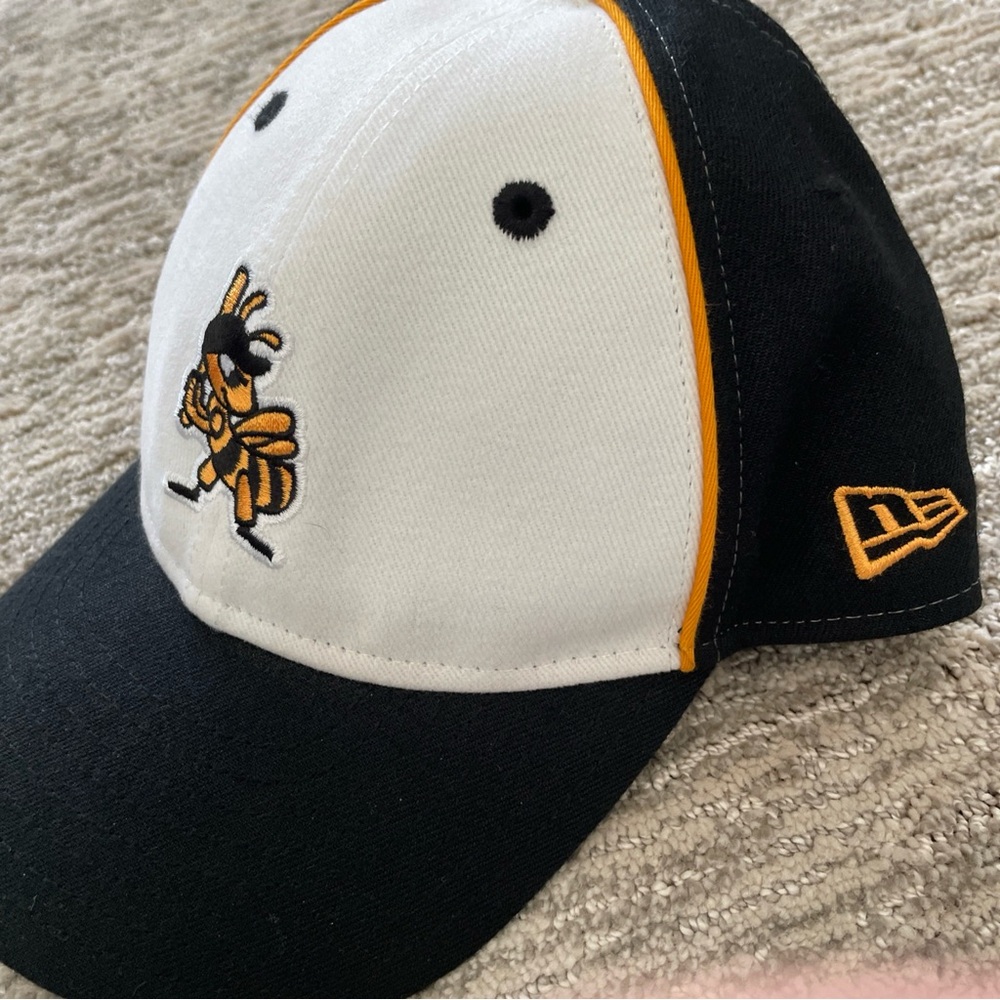 New Era Salt Lake Bees MiLB Embroidered Hat Size 7 1/4 Black White Colorblock - Picture 3 of 7